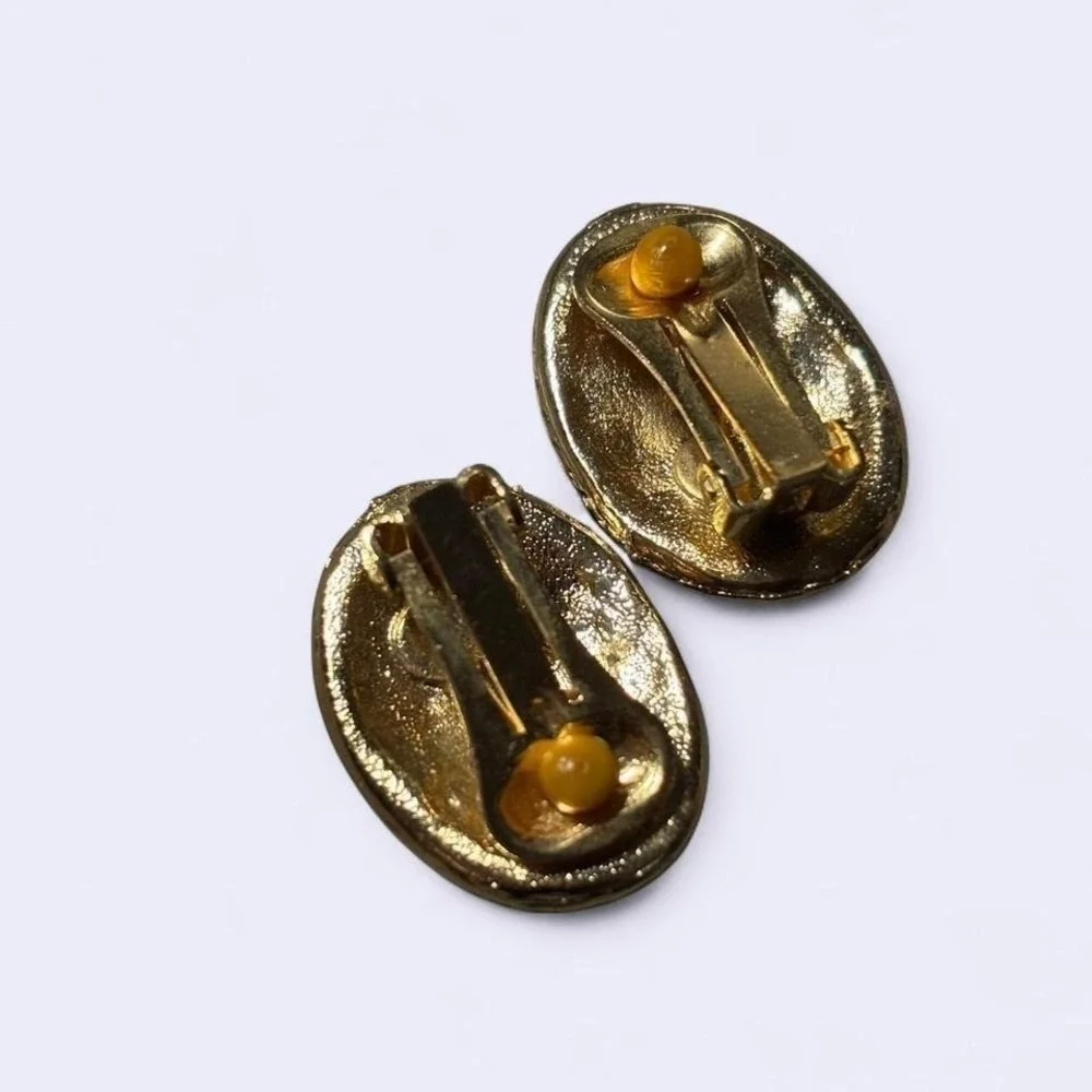 Vintage Enamel‎ Swirl Clip On Earrings Gold Tone Green Burgundy Glitter Oval